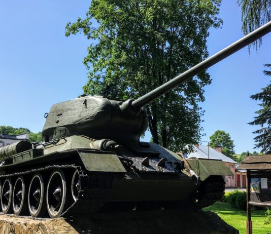Włocławek. Zakopany czołg T-34 czeka na wydobycie