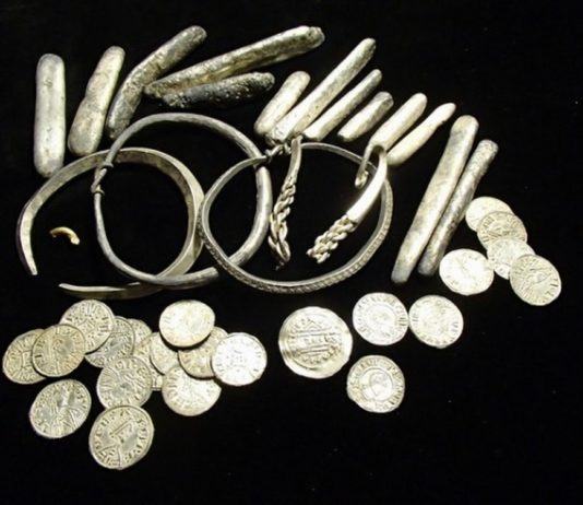 Ogromny skarb Wikingów znaleziony w Anglii! (GALERIA)