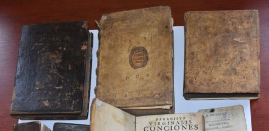 7 skradzionych starodruków w tym z 1609 r. znalazła na aukcji pracownica muzeum