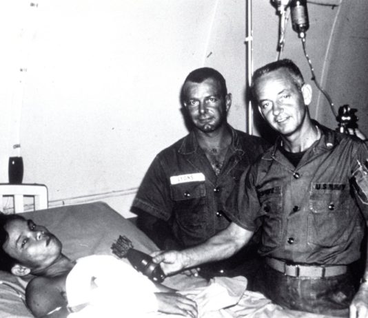 Niesamowita historia żołnierza operowanego z niewybuchem kal. 60 mm w ciele