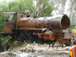 Dwie lokomotywy V-Class z 1885 roku zostały wydobyte z rzeki