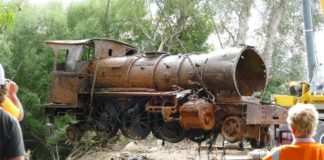 Dwie lokomotywy V-Class z 1885 roku zostały wydobyte z rzeki