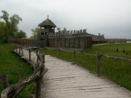 Przez pandemię od dziś zwiedzisz Biskupin z przewodnikiem na żywo w sieci!