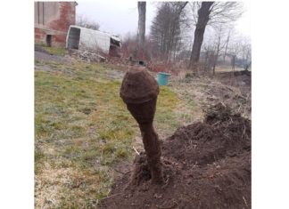 Kotlina Kłodzka. Niemiecki panzerfaust wykopany przypadkiem na podwórzu