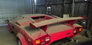 Lamborghini, Porsche, Ferrari. Cudowna stodoła odkryta w USA!