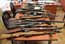 Posiadał arsenał broni i podszywał się pod generała – zatrzymała go policja