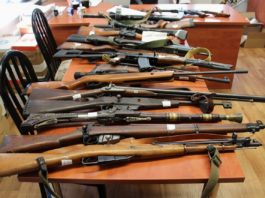 Posiadał arsenał broni i podszywał się pod generała – zatrzymała go policja