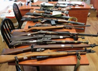 Posiadał arsenał broni i podszywał się pod generała – zatrzymała go policja