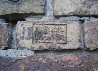 Sygnatury i znaki na cegłach mogą nam bardzo dużo powiedzieć