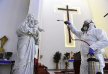 Sprecyzowane terminy przeżycia COVID19 na powierzchni banknotów, odzieży i masek