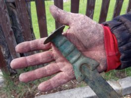 Doskonale zachowany miecz sprzed 3 tys lat odkryty na Słowacji