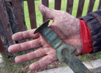 Doskonale zachowany miecz sprzed 3 tys lat odkryty na Słowacji