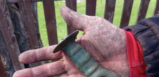 Doskonale zachowany miecz sprzed 3 tys lat odkryty na Słowacji