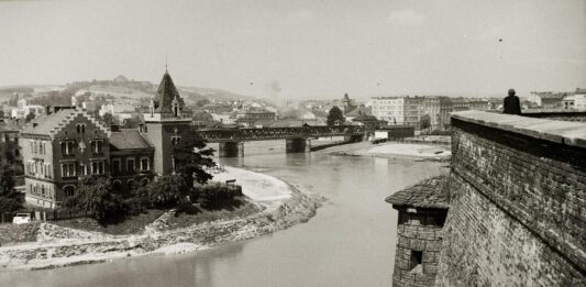 Dziś byłby to najdroższy dom w Krakowie – willa Rożnowskich! Willa Rożnowskich - panorama z Wawelu, 1934 rok fot. zbiory NAC