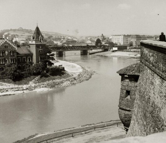 Dziś byłby to najdroższy dom w Krakowie – willa Rożnowskich! Willa Rożnowskich - panorama z Wawelu, 1934 rok fot. zbiory NAC