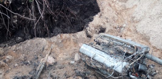 Niezwykle dobrze zachowane elementy samolotu z IIWŚ odkryli drogowcy pod Suwałkami