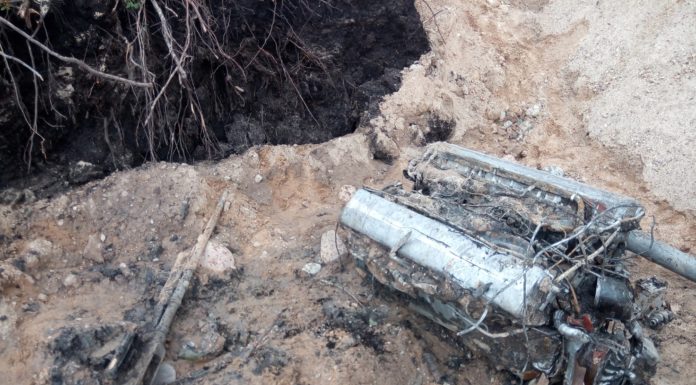 Niezwykle dobrze zachowane elementy samolotu z IIWŚ odkryli drogowcy pod Suwałkami