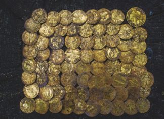 Niewiarygodny skarb złotych dukatów odkryty przypadkowo! (GALERIA)