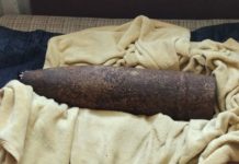 40-latka z Radomia przyniosła do domu z lasu niewybuch