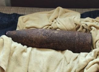 40-latka z Radomia przyniosła do domu z lasu niewybuch