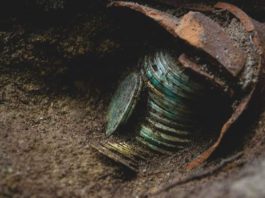 Skarb złotych dukatów z Czech okazuje się jeszcze większy – znaleziono kolejną jego cześć!