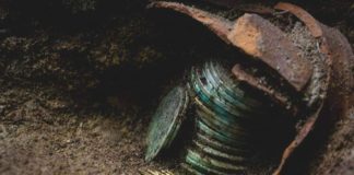 Skarb złotych dukatów z Czech okazuje się jeszcze większy – znaleziono kolejną jego cześć!