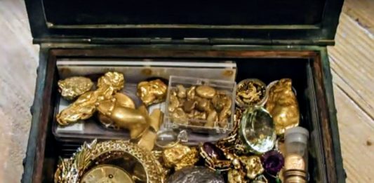 Legendarny skarb milionera został odkryty – ponad 2 mln dolarów w złocie i klejnotach!