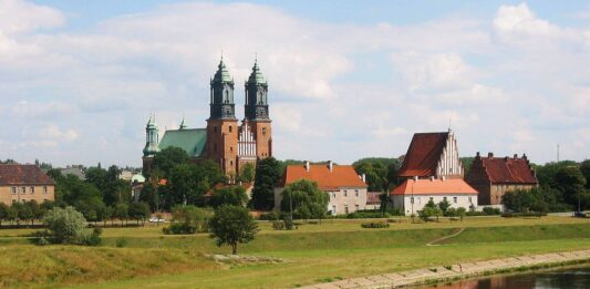 Potężny wał obronny z czasów Mieszka I odkryto na wyspie w Poznaniu wał Ostrów Tumski w Poznan