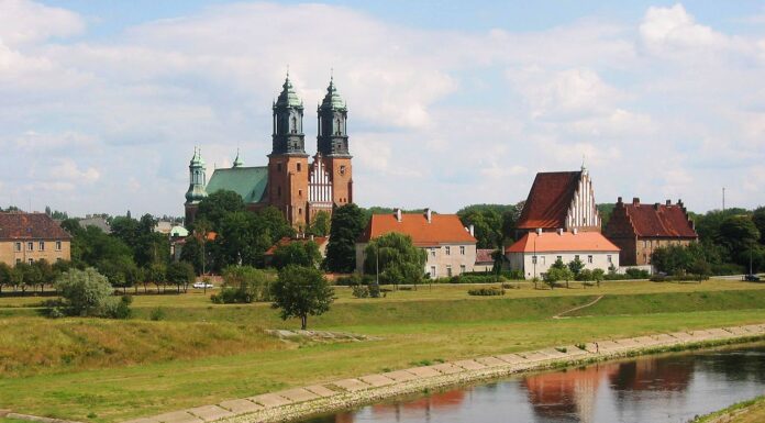 Potężny wał obronny z czasów Mieszka I odkryto na wyspie w Poznaniu wał Ostrów Tumski w Poznan