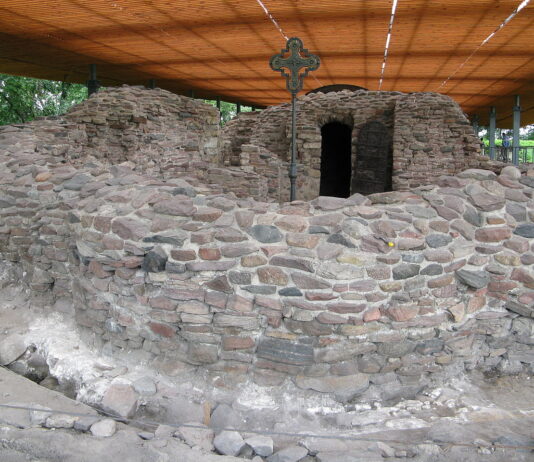 Badania wykazały że budowę palatium na Ostrowie Lednickim rozpoczęto między 936 a 985 rokiem