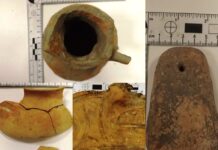 Blisko pół tysiąca zabytkowych przedmiotów było przemycanych w ciężarówce (GALERIA) ceramika i kamienne siekierki