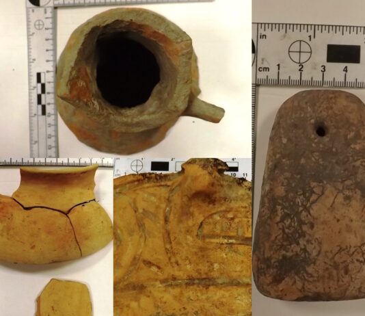 Blisko pół tysiąca zabytkowych przedmiotów było przemycanych w ciężarówce (GALERIA) ceramika i kamienne siekierki