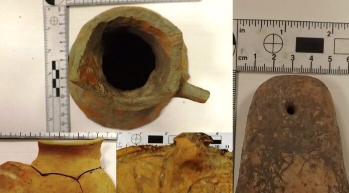 Blisko pół tysiąca zabytkowych przedmiotów było przemycanych w ciężarówce (GALERIA) ceramika i kamienne siekierki