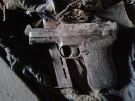 Gliwice. Pistolet Mauser ukryty pod podłogą na strychu pistolet Mauser strych Gliwice