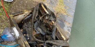 Wyłowił magnesem sejf z skradzioną zawartością i odnalazł jego właścicielkę