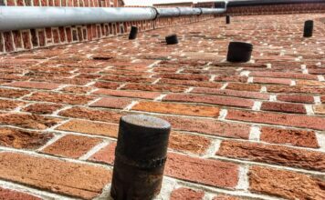 Historia muru pełnego szrapneli z I wojny światowej (GALERIA)