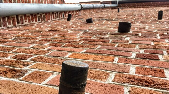 Historia muru pełnego szrapneli z I wojny światowej (GALERIA)