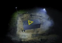 Czech zakopał w kontenerze luksusowe auto i milion koron – każdy może go odkryć!