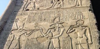 Kapłani w Egipcie często pracowali dorywczo i nie na pełen etat egipski relief