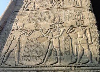 Kapłani w Egipcie często pracowali dorywczo i nie na pełen etat egipski relief