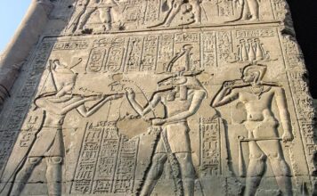 Kapłani w Egipcie często pracowali dorywczo i nie na pełen etat egipski relief