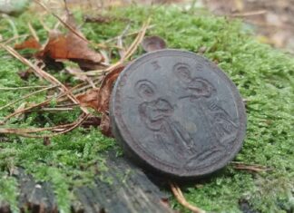 Wyjątkowa pieczęć do laku odkryta w kujawsko-pomorskim Pieczęć lakowa tłok Kościoła Wąbrzeskiego