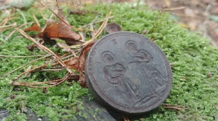 Wyjątkowa pieczęć do laku odkryta w kujawsko-pomorskim Pieczęć lakowa tłok Kościoła Wąbrzeskiego