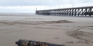 400-letnie działo okrętowe wyrzucone na brzeg przez morze! armata na plaży