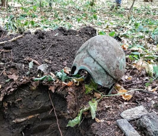 Hełm wojownika z V wieku p.n.e. odkryty na Ukrainie (GALERIA +FILM) grecki helm na ukrainie