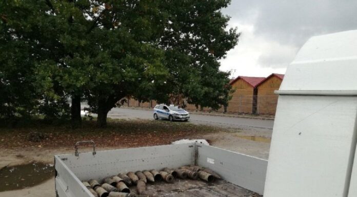 Transakcja życia… przyjął zapłatę za drewno w pociskach! pociski artyleryjskie na samochodzie