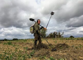 Szkic nowej ustawy dot. poszukiwaczy – sporo zapisów nie do przyjęcia! poszukiwacz wykopki
