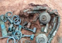 Ponad 2,5 tys. lat liczy skarb z brązu odkryty pod Toruniem (GALERIA) skarb z epoki brązu