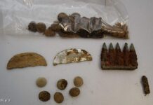 Ziemia ukazała tajemnicę sprzed lat – znaleziono trzech żołnierzy niemiecki nieśmiertelnik guziki