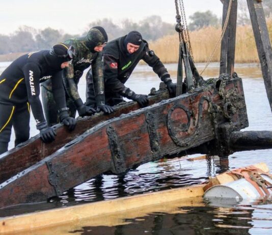 Niezwykłe kozackie odkrycie na dnie Dniepru na Ukrainie (GALERIA +FILM)